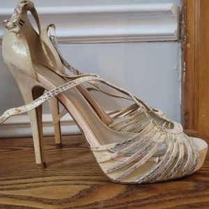 Strappy platform sandle